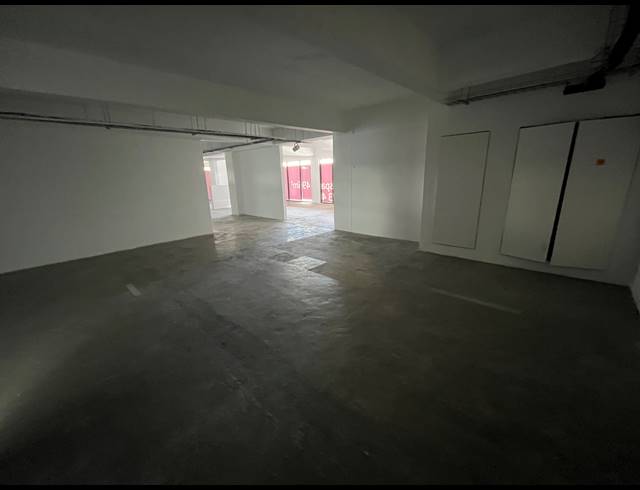 496M² BUSINESS TO LET IN WOODSTOCK